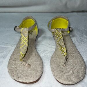 Toms Sandals Womens 7.5 Aztec T Strap Flats 300615 Beige Yellow Canvas  Buckles